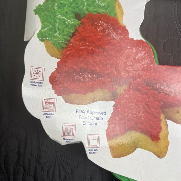 Create n Celebrate with Cupcakes Wreath Pull-a-Part Cupcake Mold Christmas  NEW! - Picture 5 of 14